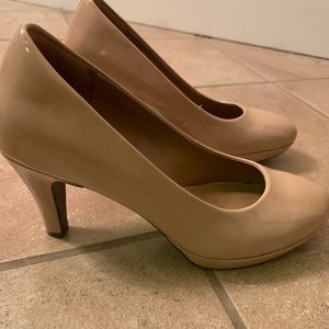 Clark’s chunky heel - size 10